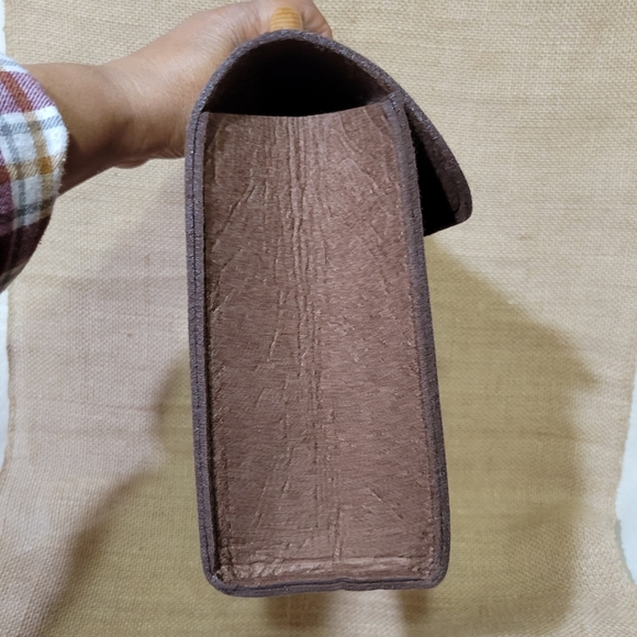Unique Brown Felt Satchel Bag With Wood Handle and Snap Closure - Picture 4 of 7